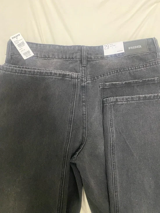 RSQ Women’s Low Rise Loose Straight Jeans - Picture 4 of 5